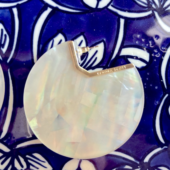 Kendra Scott Kai Mother of Pearl Hoops/Disc Gold - Picture 2 of 3